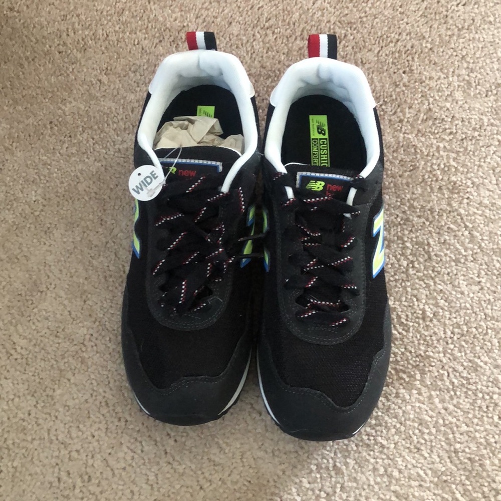 Men’s size 9/wide new balance sneakers